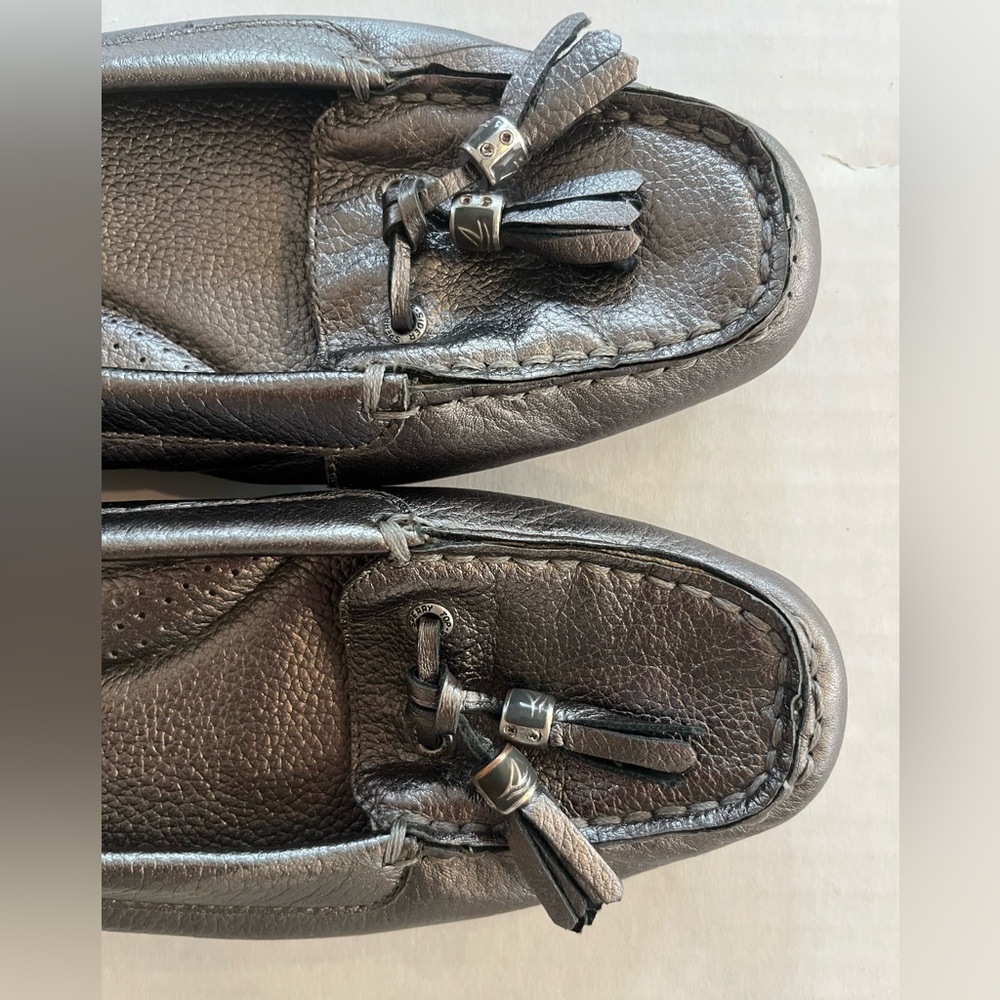 Sperry Topsider Metallic boat shoes flats silver with tassel EUC size 7 - Picture 3 of 10